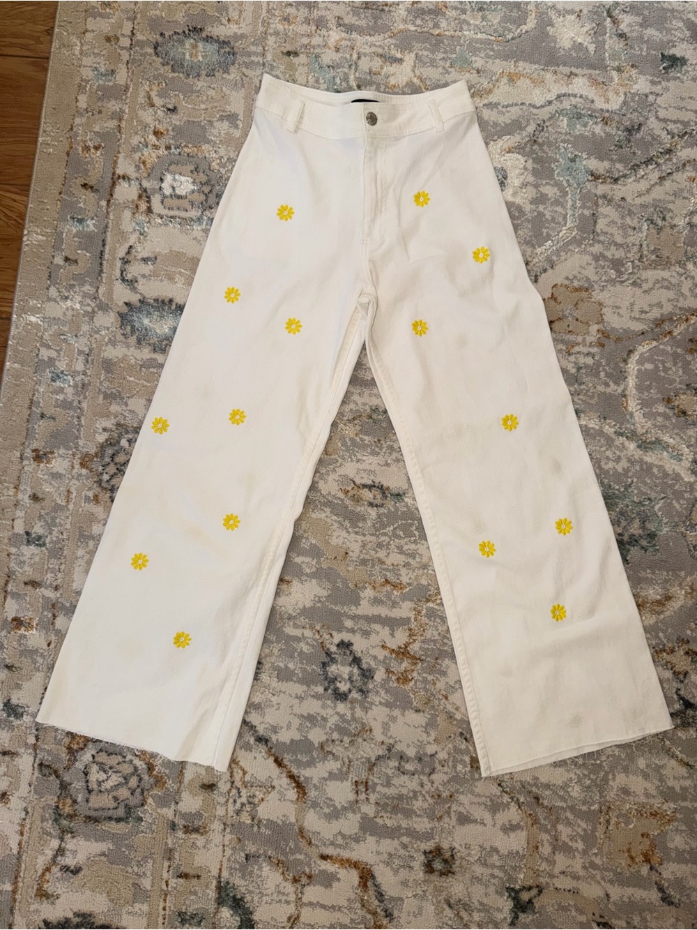Desigual White Cropped Culotte Wide-Leg Pants with Yellow Daisy Embroidery